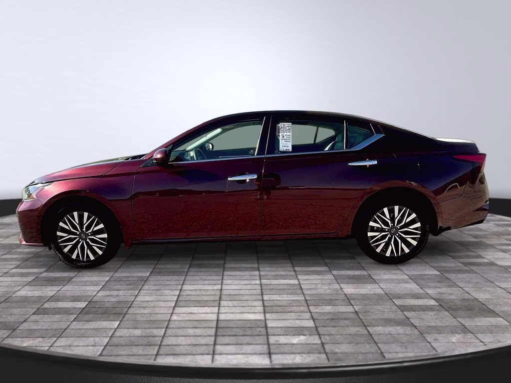 2023 Garnet Pearl Metallic Nissan Altima 2.5 SV AWD Sedan