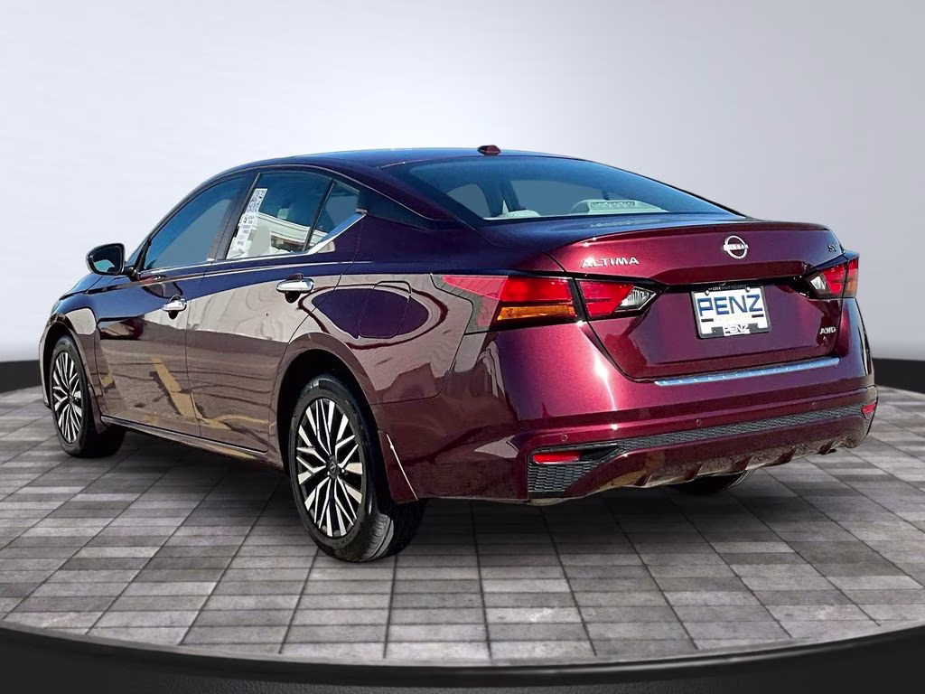 2023 Garnet Pearl Metallic Nissan Altima 2.5 SV AWD Sedan