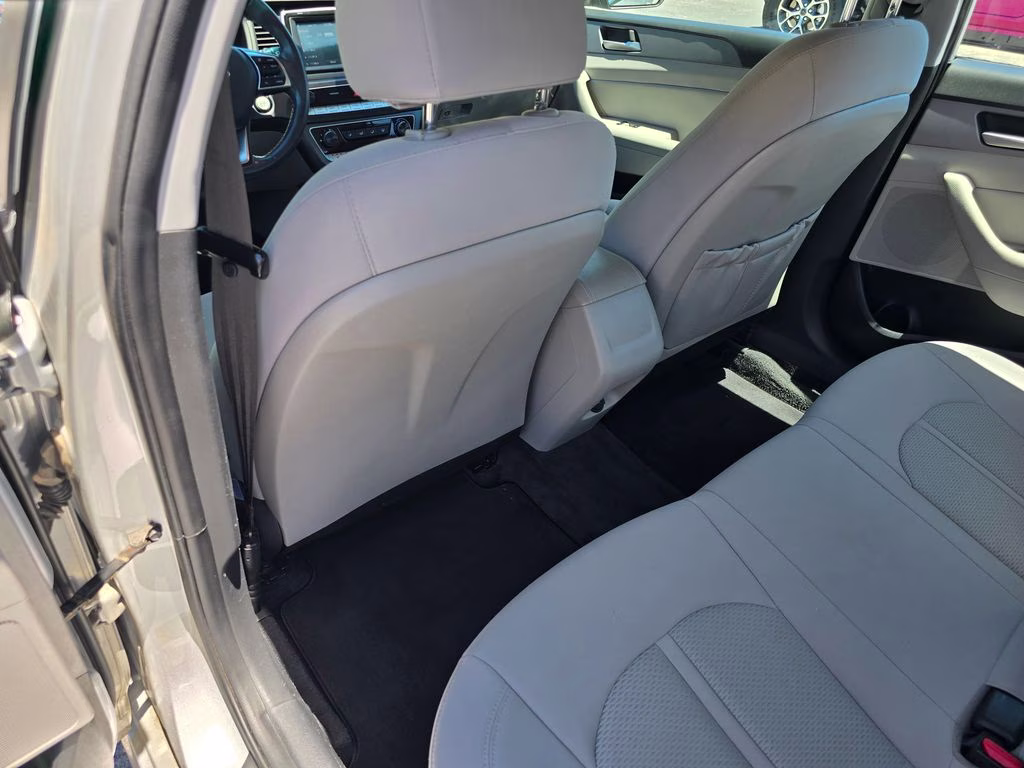 2018 Symphony Silver Hyundai Sonata SEL FWD Sedan