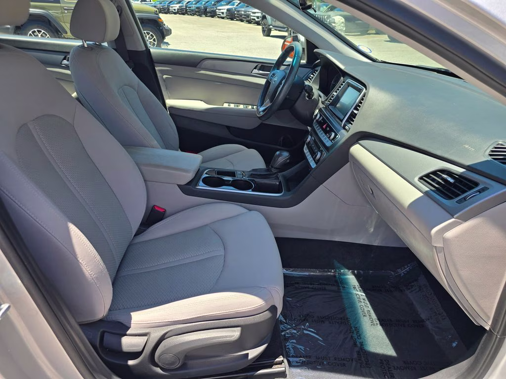 2018 Symphony Silver Hyundai Sonata SEL FWD Sedan