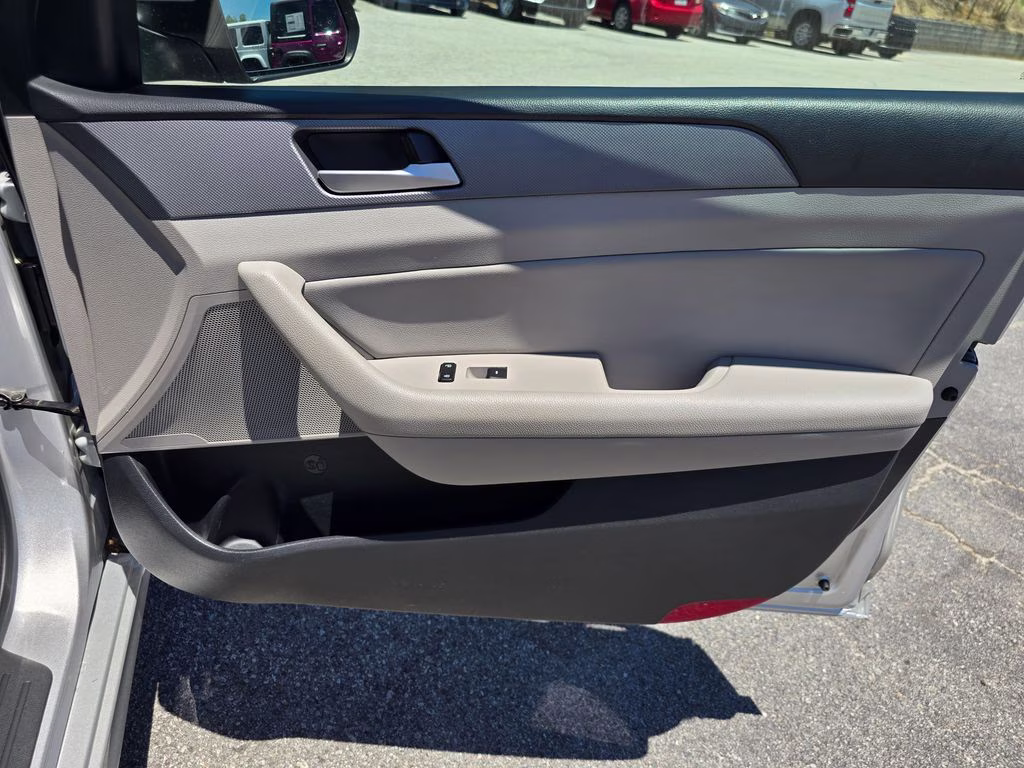 2018 Symphony Silver Hyundai Sonata SEL FWD Sedan