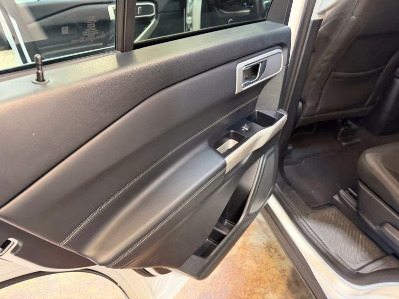 2024 Ford Explorer XLT Sport Utility 4D 4X4