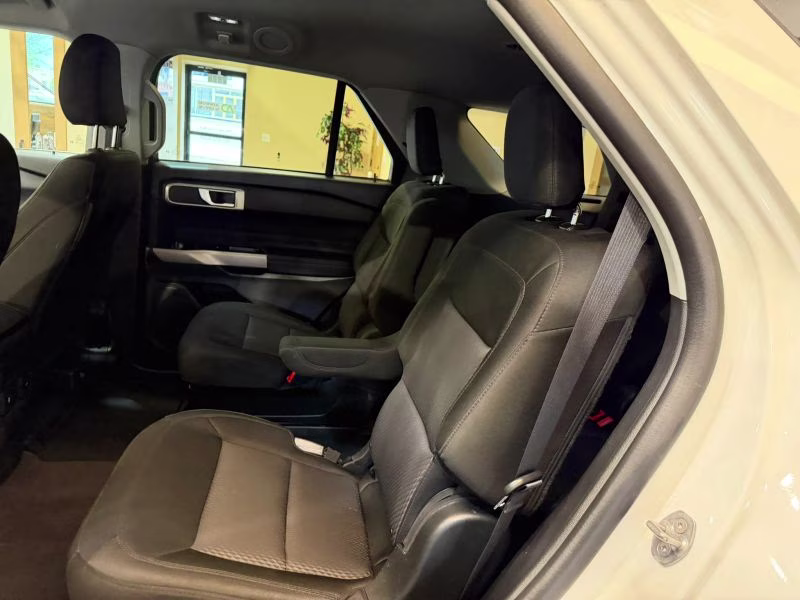 2024 Ford Explorer XLT Sport Utility 4D 4X4