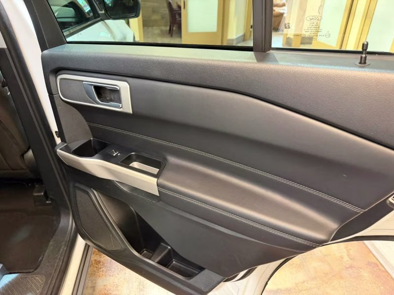 2024 Ford Explorer XLT Sport Utility 4D 4X4