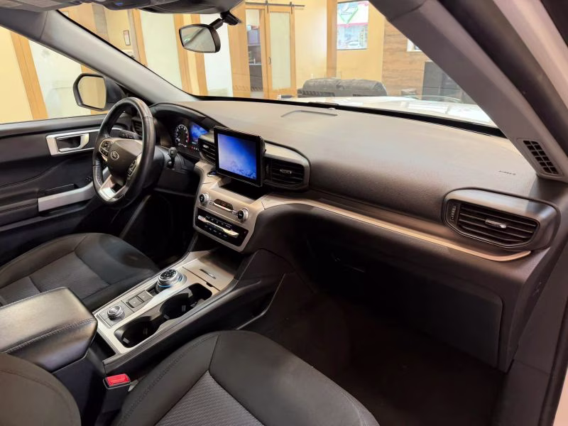 2024 Ford Explorer XLT Sport Utility 4D 4X4