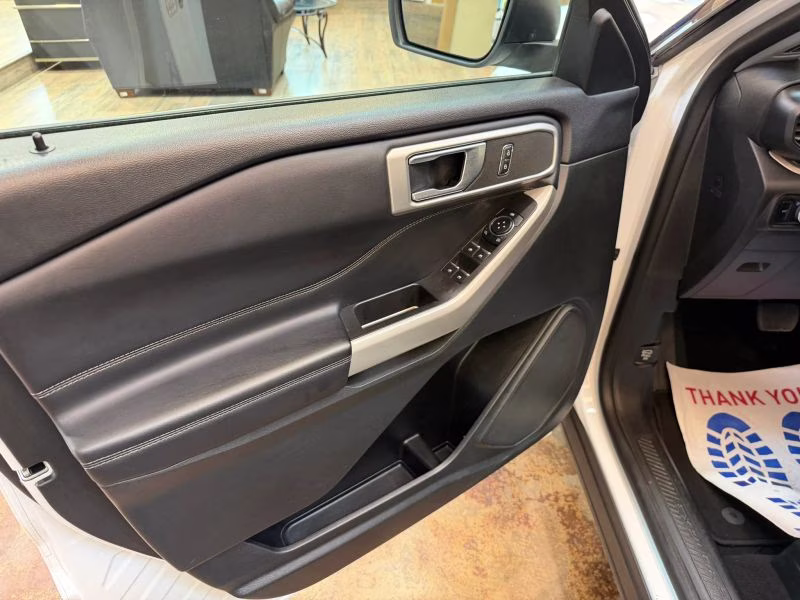 2024 Ford Explorer XLT Sport Utility 4D 4X4