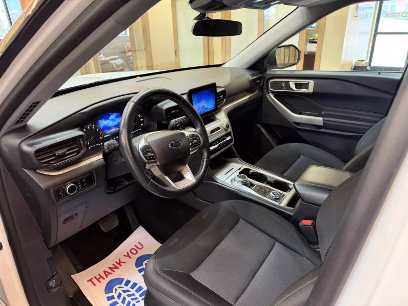 2024 Ford Explorer XLT Sport Utility 4D 4X4
