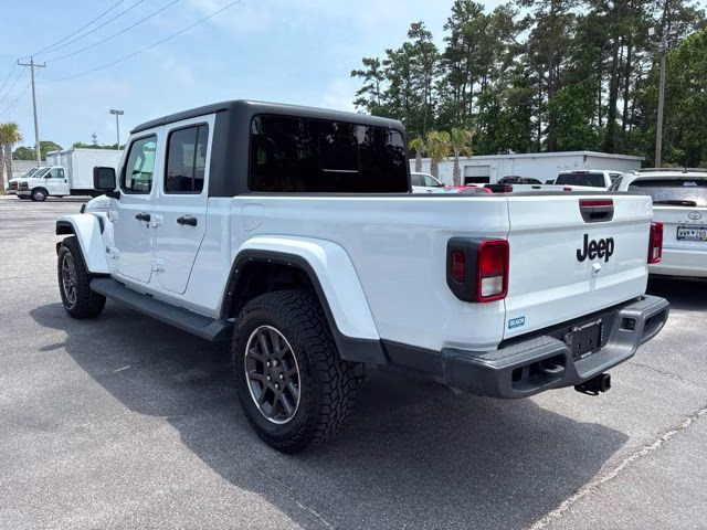 2021 Bright White Clearcoat Jeep Gladiator Overland 4X4 Truck