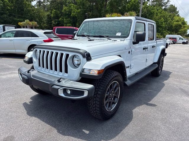 2021 Bright White Clearcoat Jeep Gladiator Overland 4X4 Truck