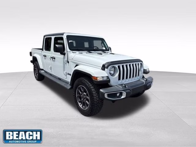 2021 Bright White Clearcoat Jeep Gladiator Overland 4X4 Truck
