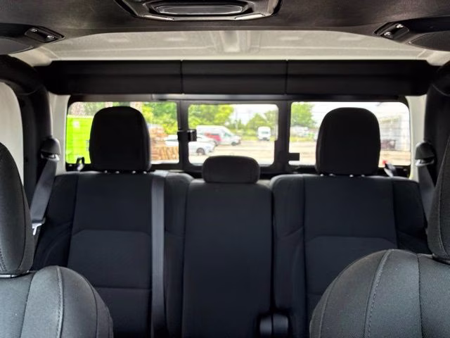 2021 Bright White Clearcoat Jeep Gladiator Overland 4X4 Truck