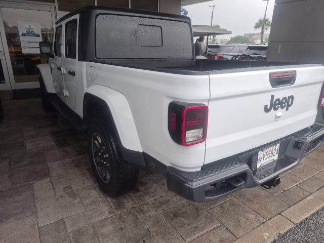2021 Bright White Clearcoat Jeep Gladiator Overland 4X4 Truck
