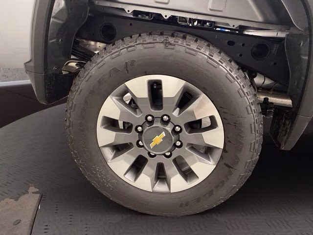 2026 Sterling Gray Metallic Chevrolet Silverado 2500HD Custom 4X4 Truck