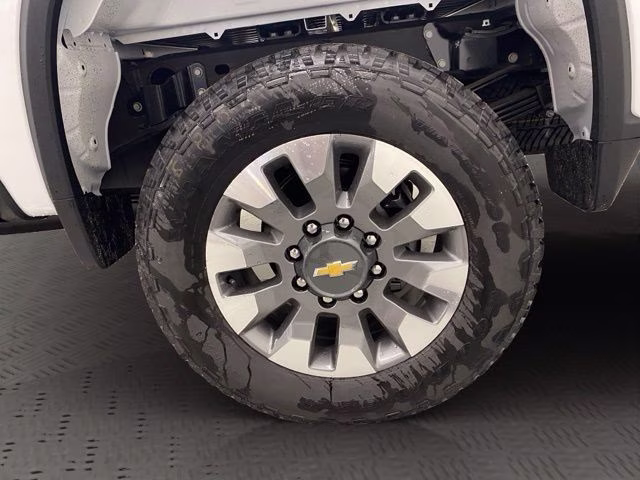 2026 Summit White Chevrolet Silverado 2500HD Custom 4X4 Truck