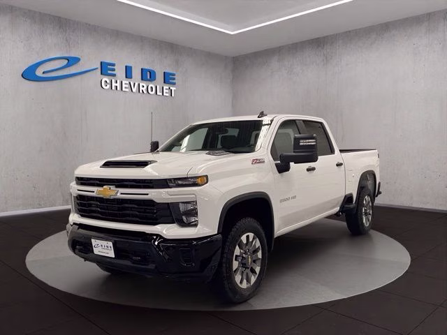 2026 Summit White Chevrolet Silverado 2500HD Custom 4X4 Truck