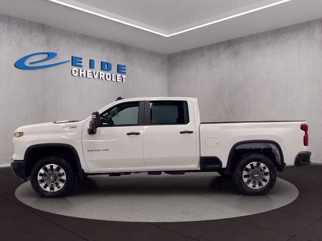 2026 Summit White Chevrolet Silverado 2500HD Custom 4X4 Truck