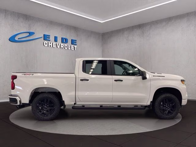 2026 Summit White Chevrolet Silverado 1500 Custom 4X4 Truck