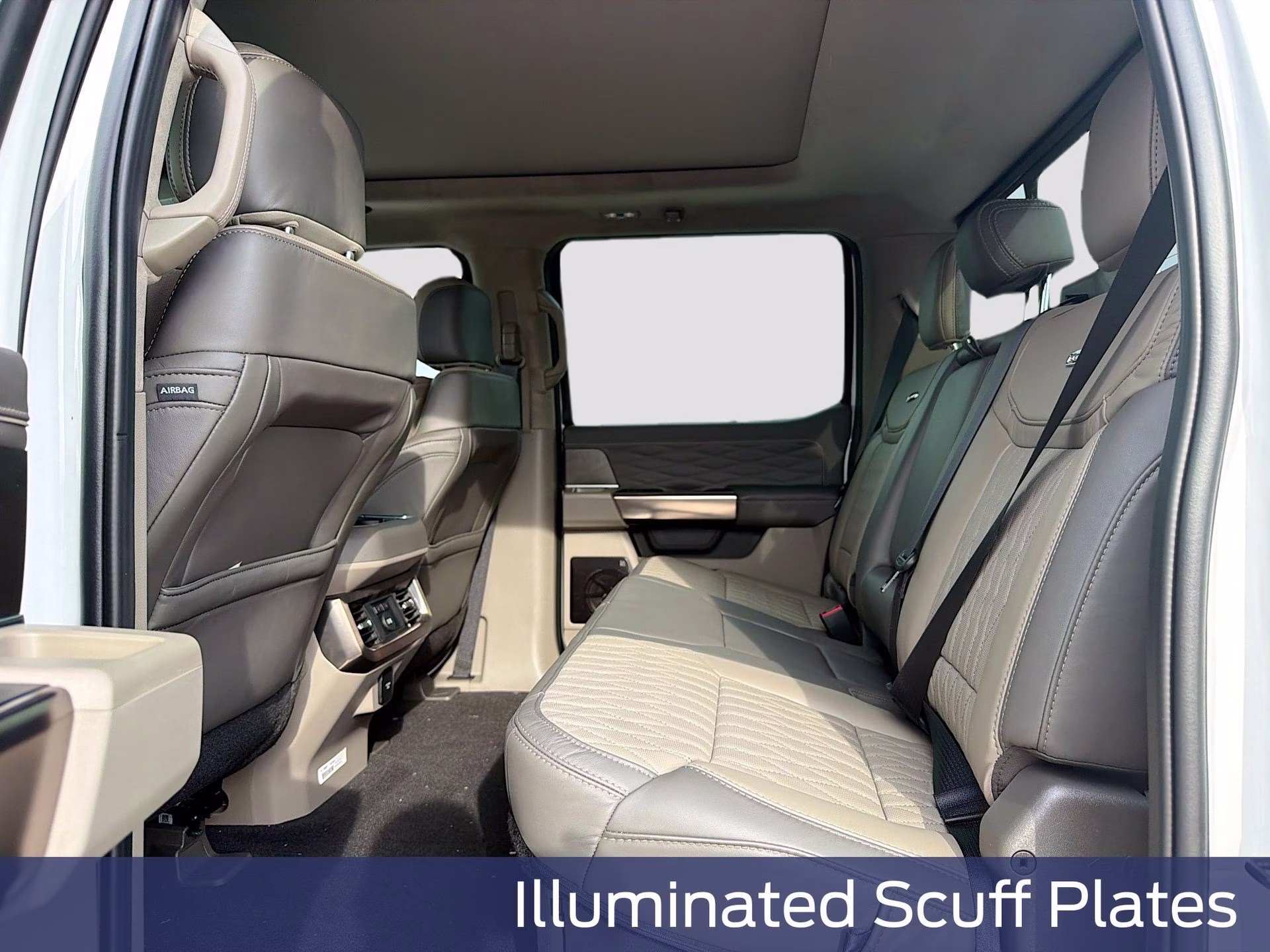 2026 Star White Metallic Tri-Coat Ford Super Duty F-250 SRW Platinum 4X4 Truck
