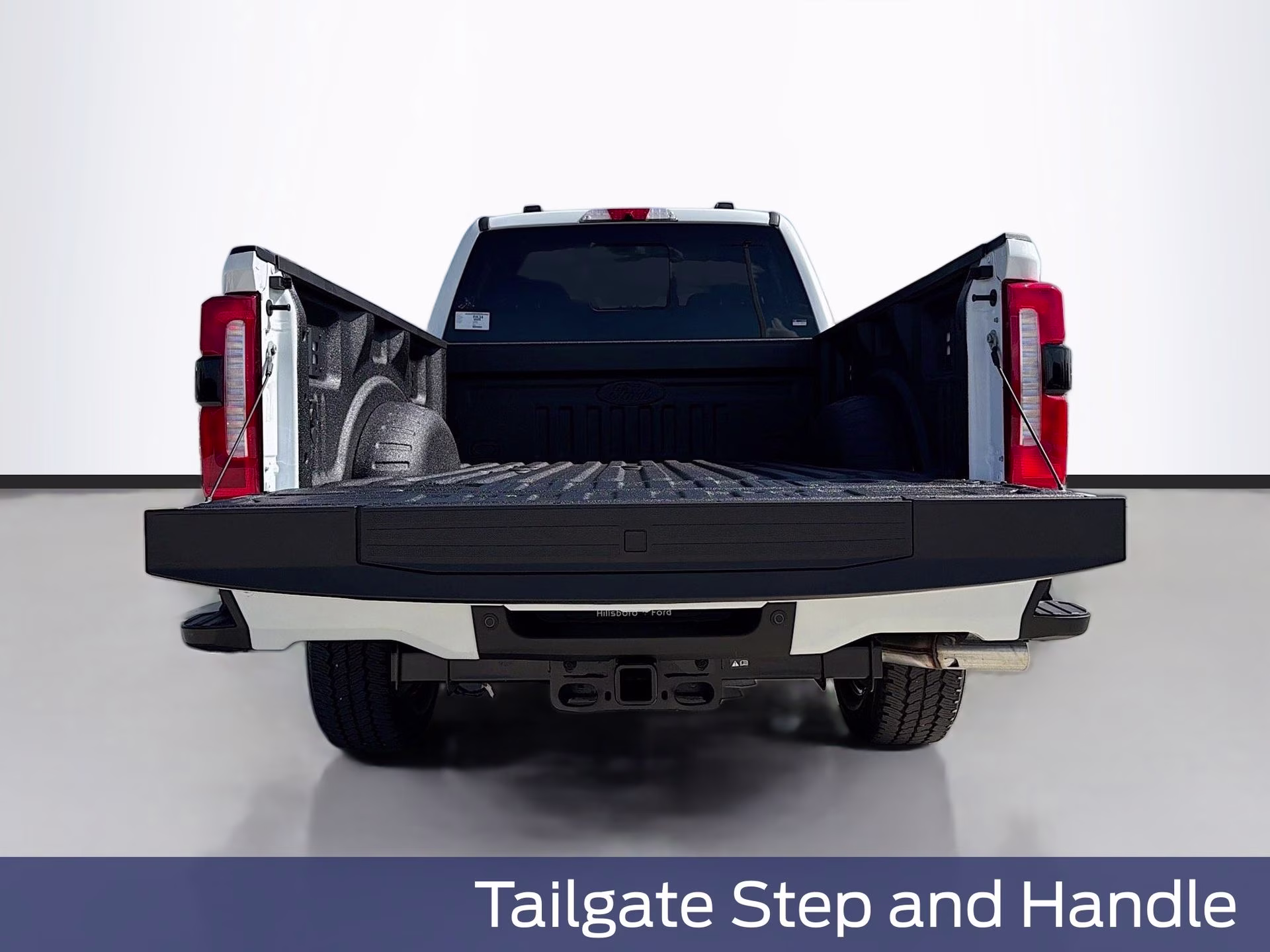 2026 Oxford White Ford Super Duty F-250 SRW Lariat 4X4 Truck