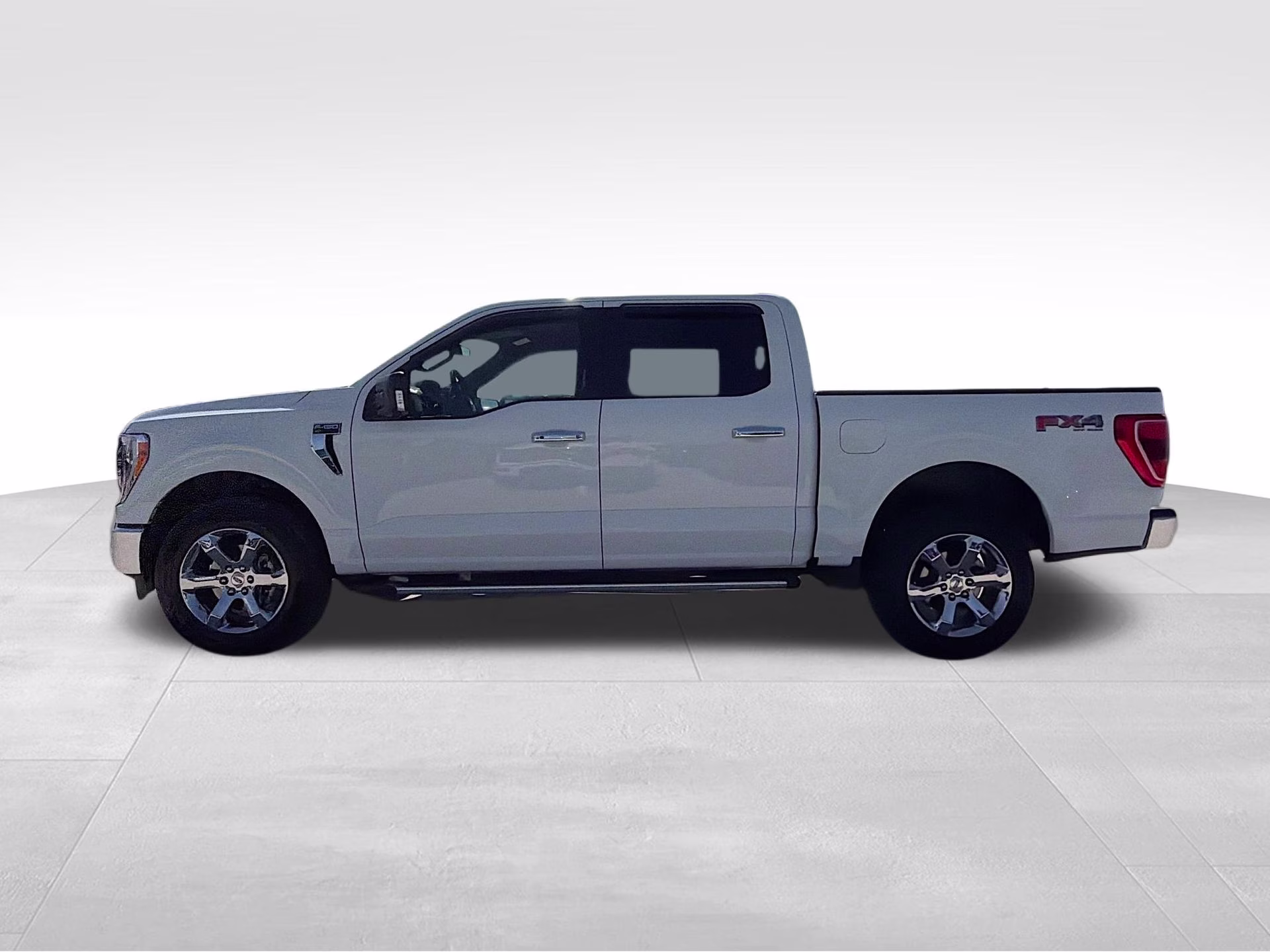 2023 Oxford White Ford F-150 XLT 4X4 Truck