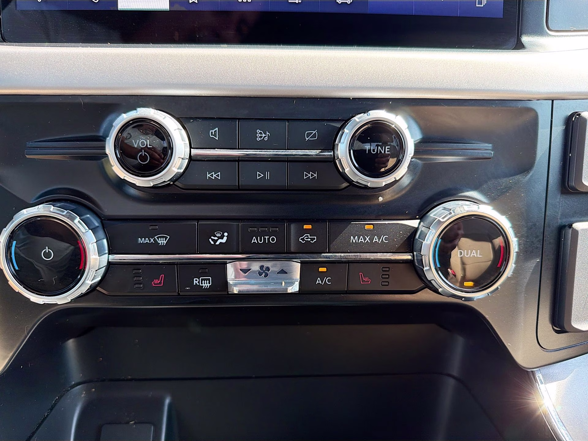 2023 Oxford White Ford F-150 XLT 4X4 Truck
