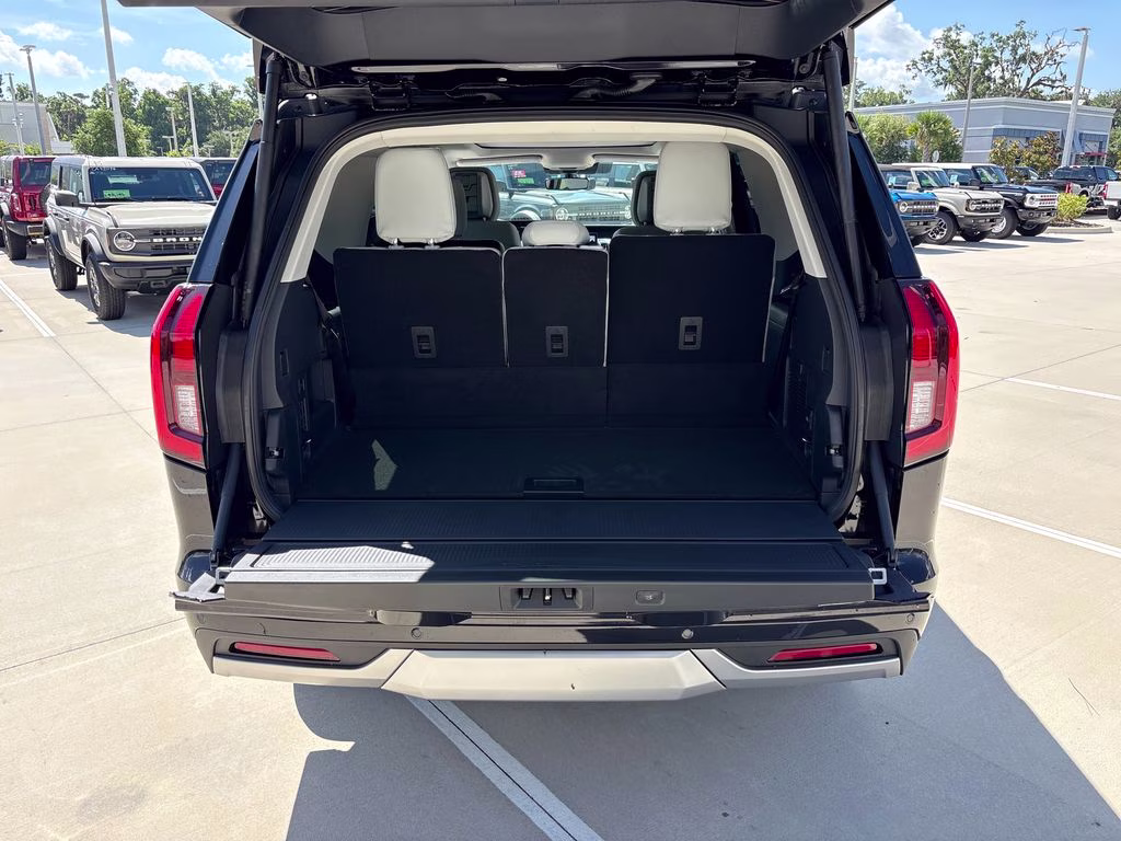 2026 Black Metallic Ford Expedition Platinum 4X4 SUV