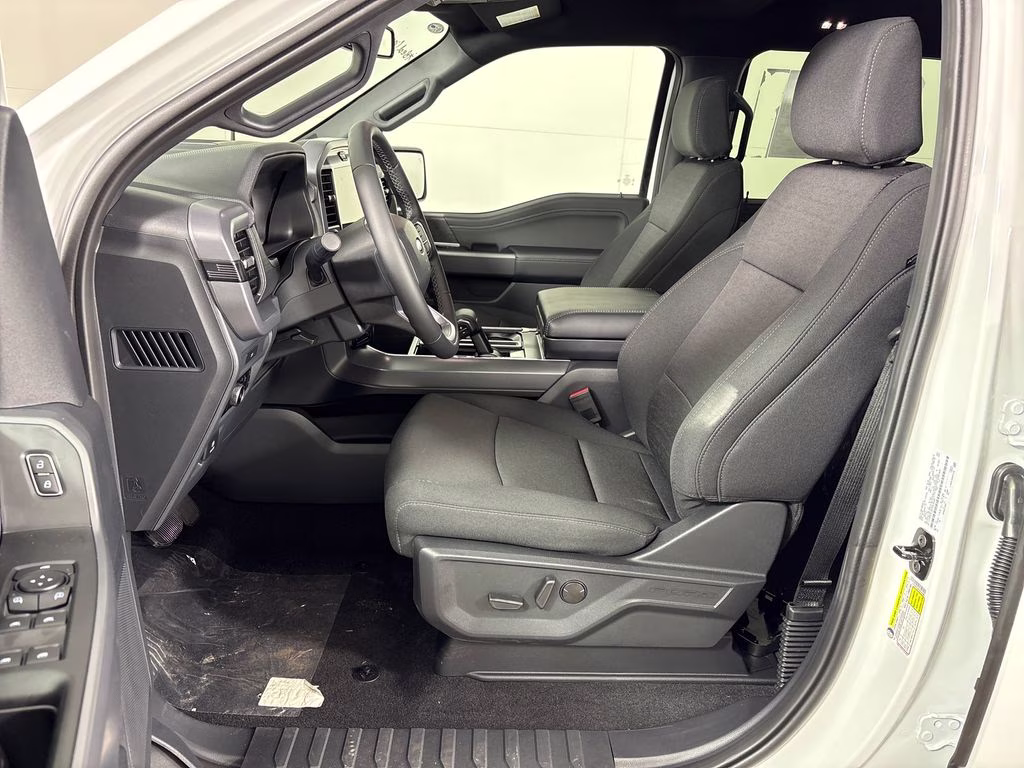 2026 Oxford White Ford F-150 XLT 4X4 Truck