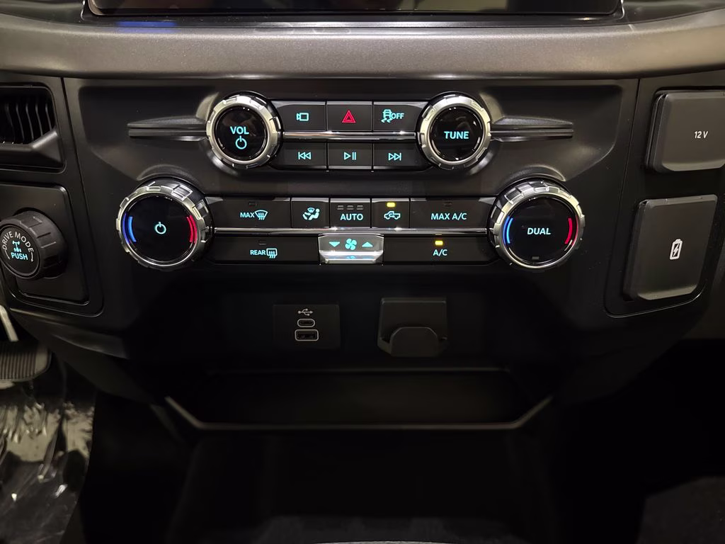 2026 Iconic Silver Metallic Ford F-150 XLT RWD Truck