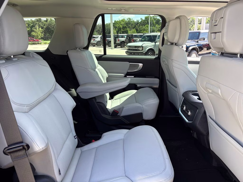2026 Black Metallic Ford Expedition Platinum 4X4 SUV