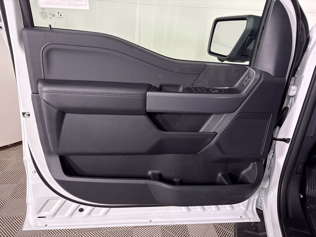 2026 Oxford White Ford F-150 XLT 4X4 Truck
