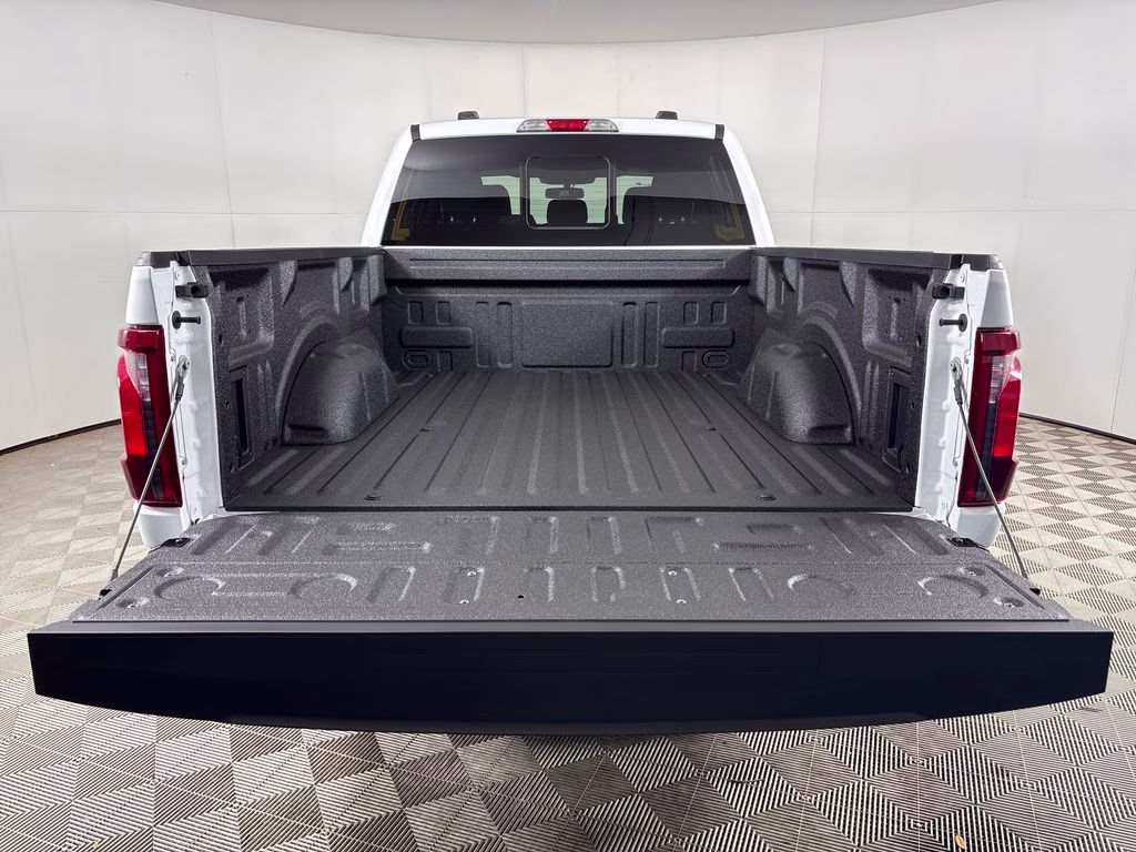 2026 Oxford White Ford F-150 XLT 4X4 Truck