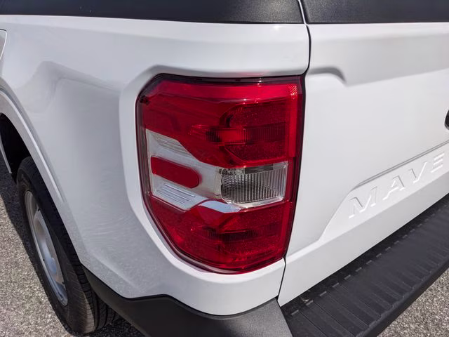 2026 Oxford White Ford Maverick XL FWD Truck