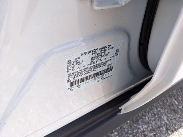 2026 Oxford White Ford Maverick XL FWD Truck