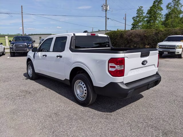 2026 Oxford White Ford Maverick XL FWD Truck