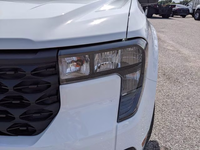 2026 Oxford White Ford Maverick XL FWD Truck