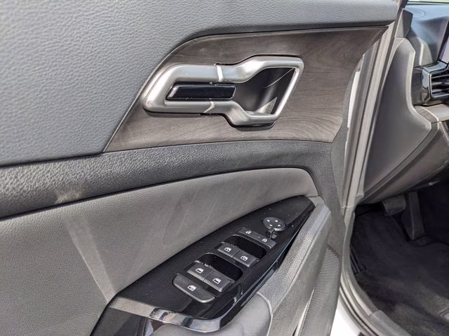 2023 Glacial White Pearl Kia Sportage X-Line AWD SUV
