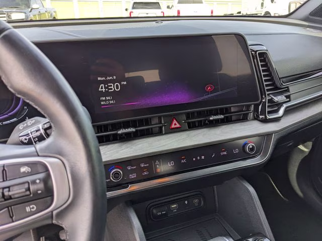 2023 Glacial White Pearl Kia Sportage X-Line AWD SUV
