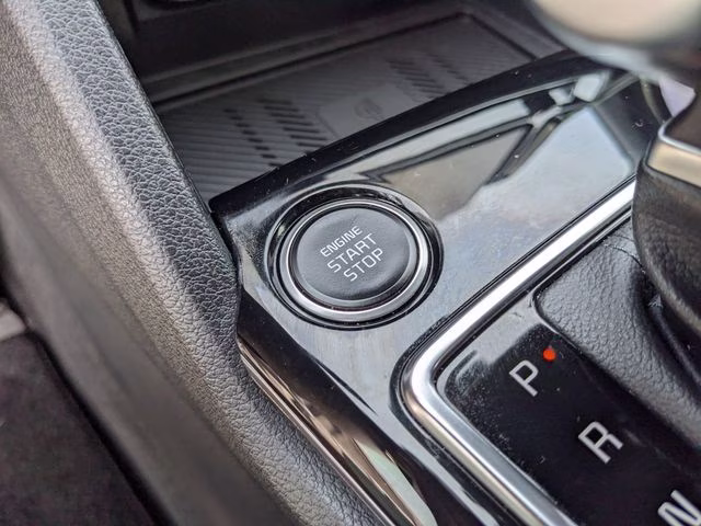 2023 Glacial White Pearl Kia Sportage X-Line AWD SUV