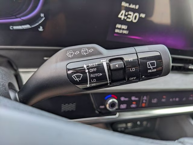 2023 Glacial White Pearl Kia Sportage X-Line AWD SUV