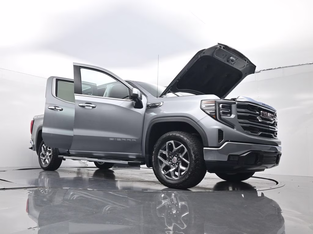 2025 Sterling Metallic GMC Sierra 1500 SLT 4X4 Truck