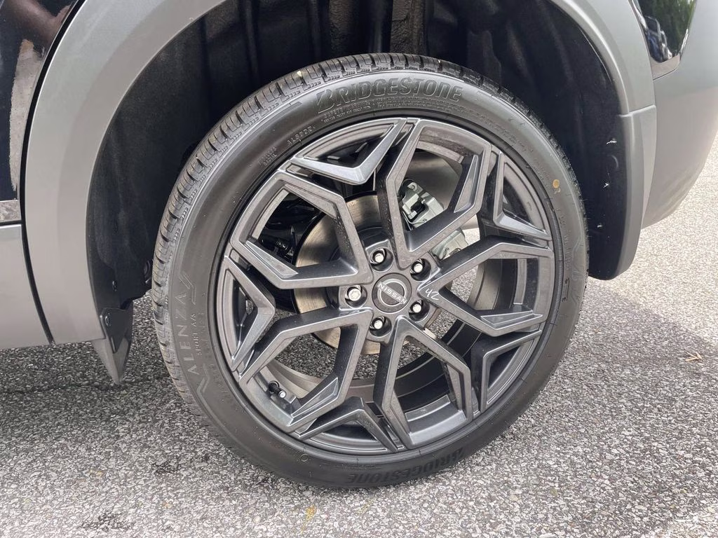 2026 Super Black Nissan Kicks SR FWD SUV