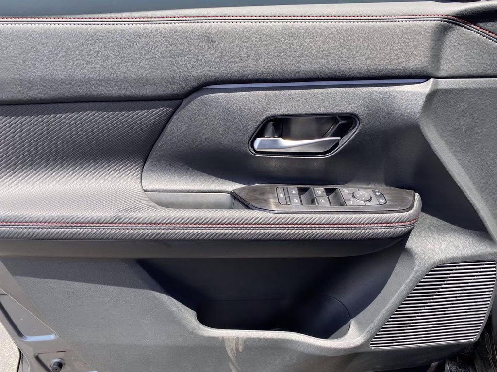 2026 Gun Metallic Nissan Kicks SR FWD SUV