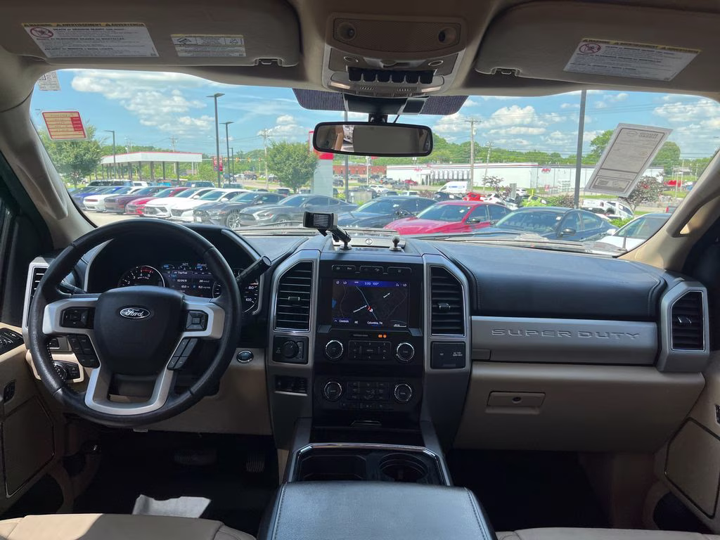 2020 Oxford White Ford Super Duty F-250 SRW Lariat 4X4 Truck