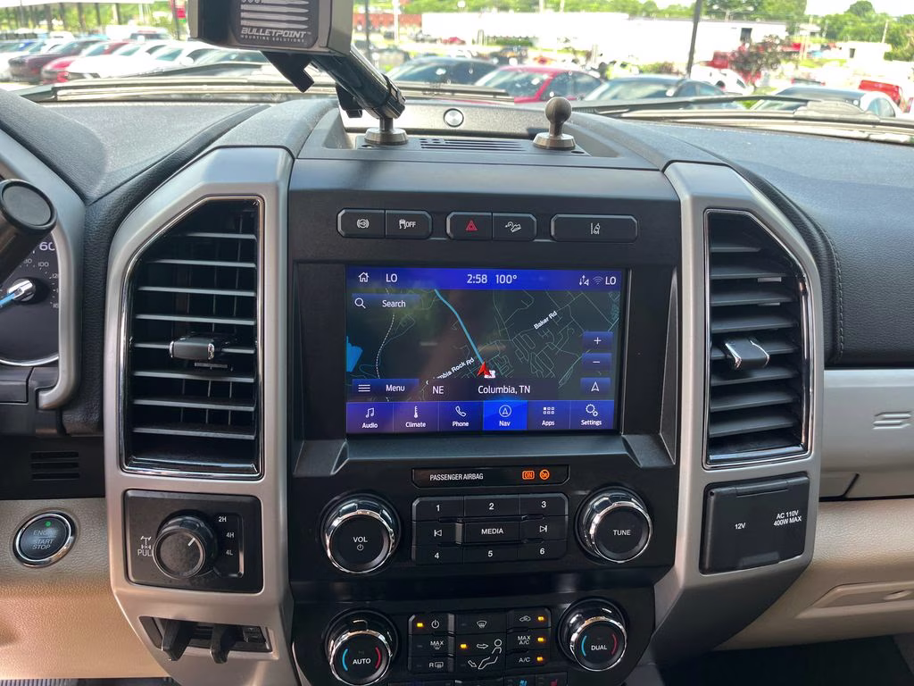 2020 Oxford White Ford Super Duty F-250 SRW Lariat 4X4 Truck