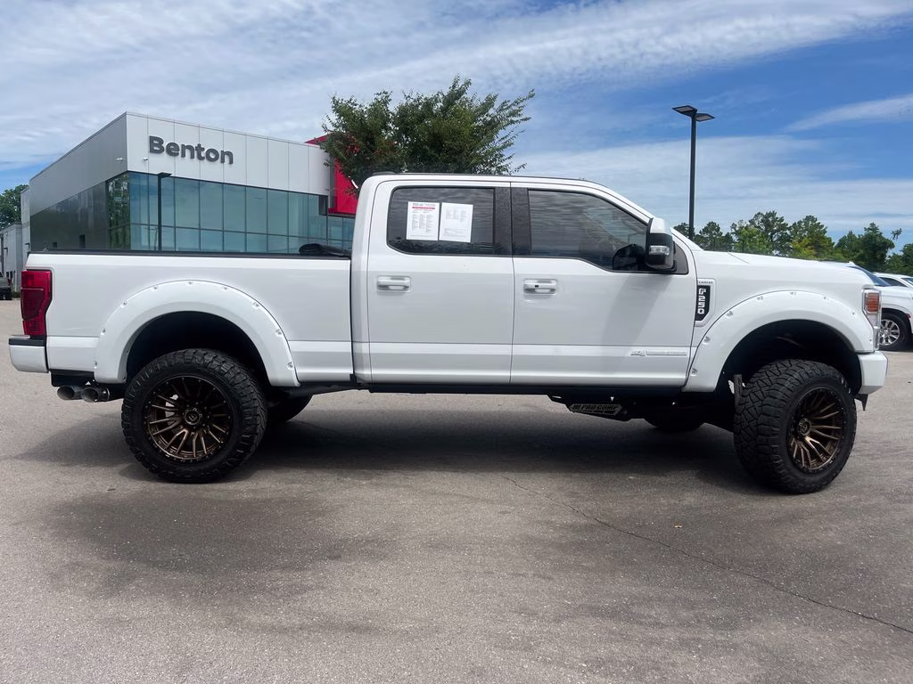 2020 Oxford White Ford Super Duty F-250 SRW Lariat 4X4 Truck