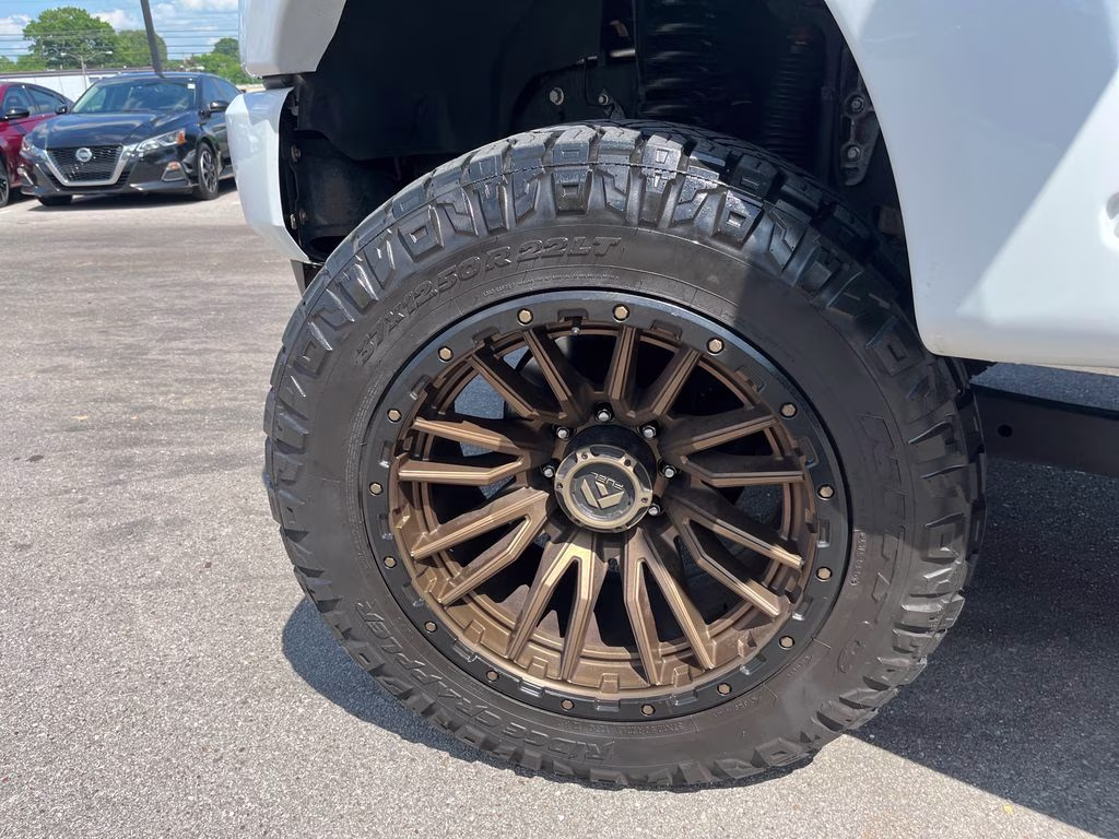 2020 Oxford White Ford Super Duty F-250 SRW Lariat 4X4 Truck