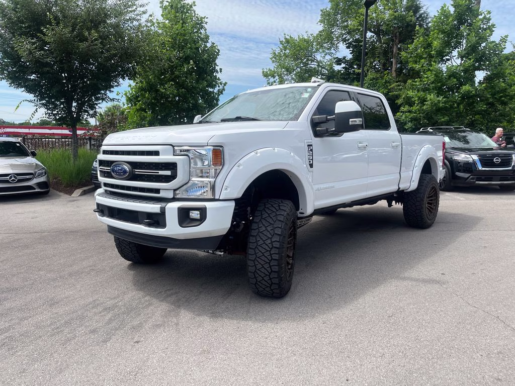 2020 Oxford White Ford Super Duty F-250 SRW Lariat 4X4 Truck