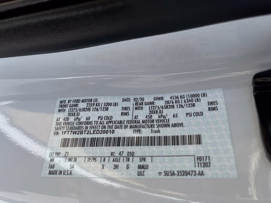 2020 Oxford White Ford Super Duty F-250 SRW Lariat 4X4 Truck