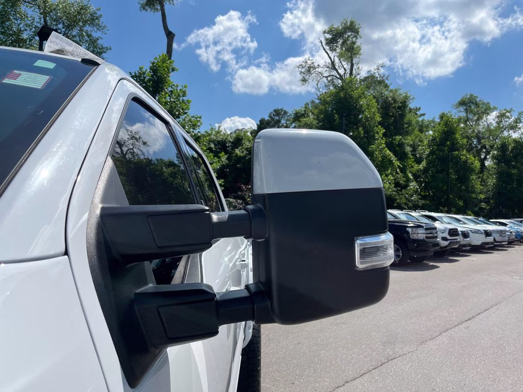 2020 Oxford White Ford Super Duty F-250 SRW Lariat 4X4 Truck