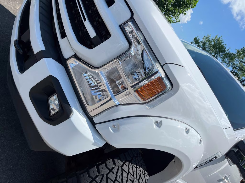 2020 Oxford White Ford Super Duty F-250 SRW Lariat 4X4 Truck